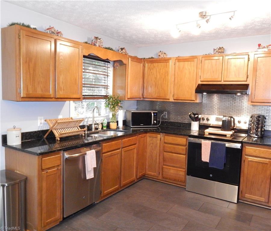 146 Stone Bridge Road Mount Airy, NC 27030 - Photo 5 of 38 Gallery Image 5