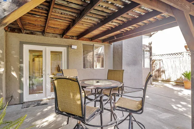 $1,150,000 | 5988 Corte Cerritos, Pleasanton, CA 94566