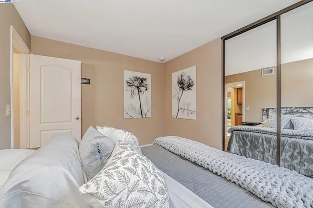 $1,150,000 | 5988 Corte Cerritos, Pleasanton, CA 94566