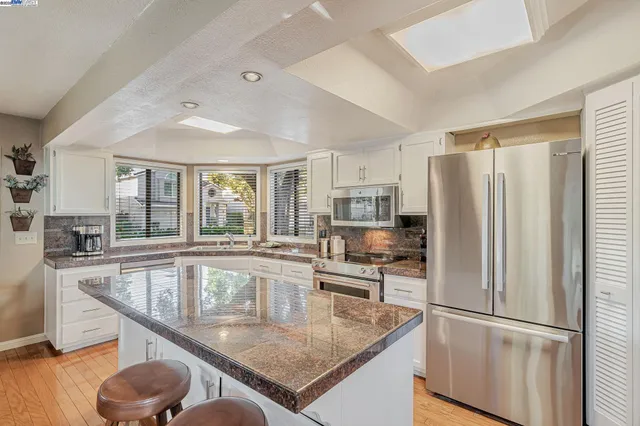 $1,150,000 | 5988 Corte Cerritos, Pleasanton, CA 94566