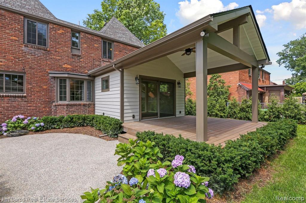 748 Pemberton Road Grosse Pointe Park, MI 48230 - Photo 4 of 37