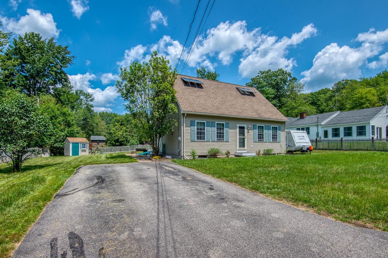 3 Vernon Avenue Rochester, NH 03867 - Photo 2 of 38