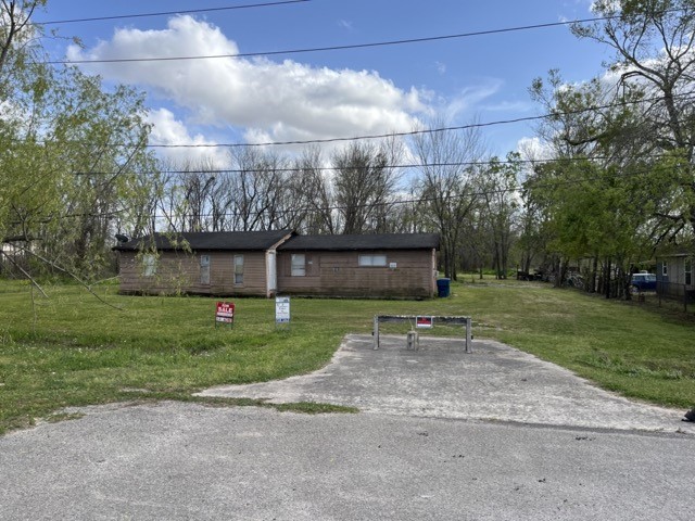 131 McKeever Road Rosharon, TX 77583 - Photo 2 of 10