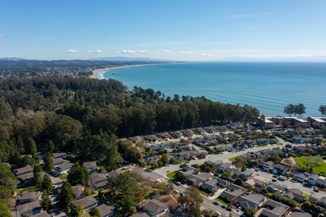 $1,550,000 | 1009 Sir Francis Avenue, Capitola, CA 95010
