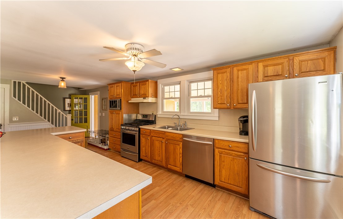 9 Townhouse Road Hopkinton, RI 02833 - Photo 17 of 38