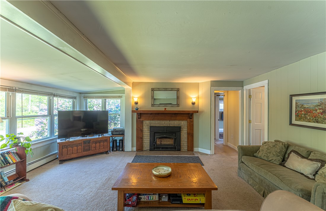 9 Townhouse Road Hopkinton, RI 02833 - Photo 20 of 38