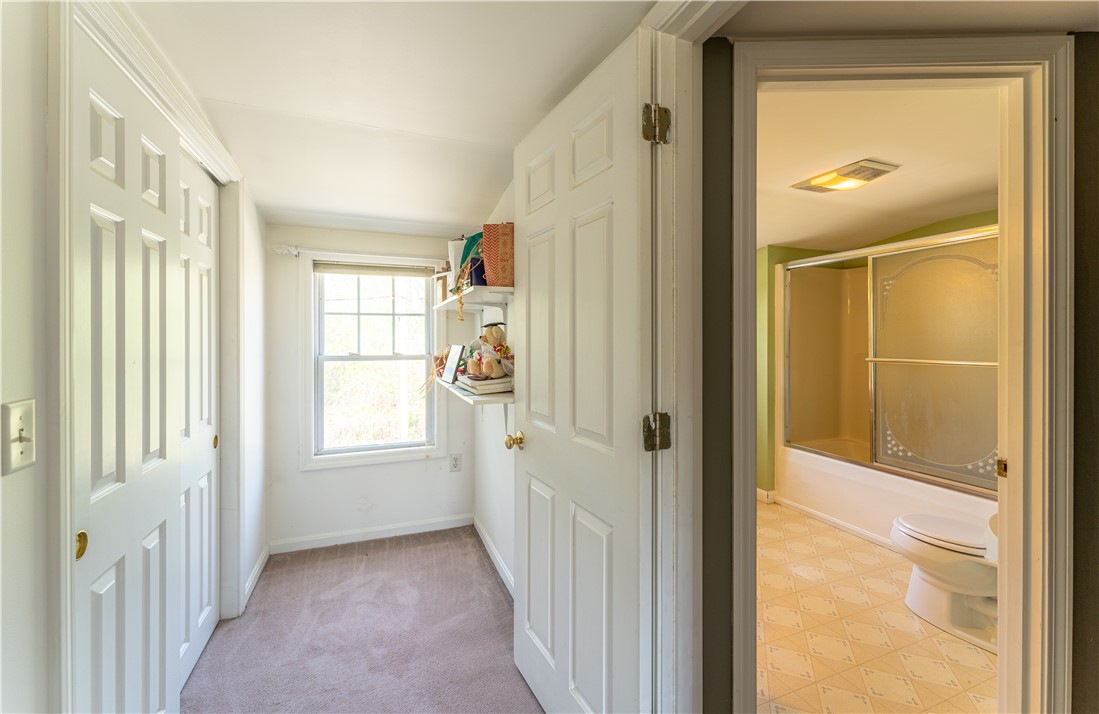 9 Townhouse Road Hopkinton, RI 02833 - Photo 34 of 38