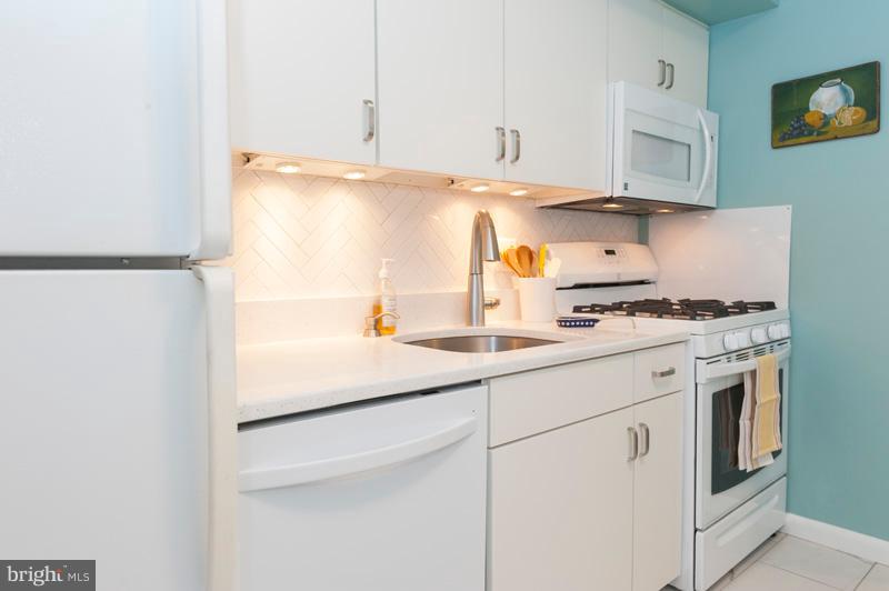 112 Cross Keys Road, Unit R112C Baltimore, MD 21210 - Photo 27 of 36 Kenmore Dishwasher & Refrigerator w/Ice Maker
