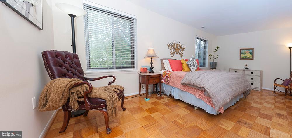 112 Cross Keys Road, Unit R112C Baltimore, MD 21210 - Photo 30 of 36 Master Bedroom