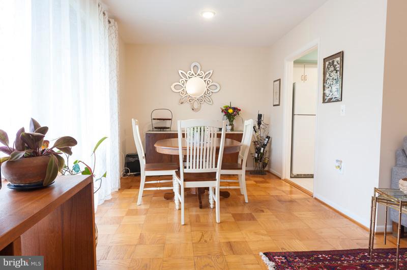 112 Cross Keys Road, Unit R112C Baltimore, MD 21210 - Photo 10 of 36 Dining Room