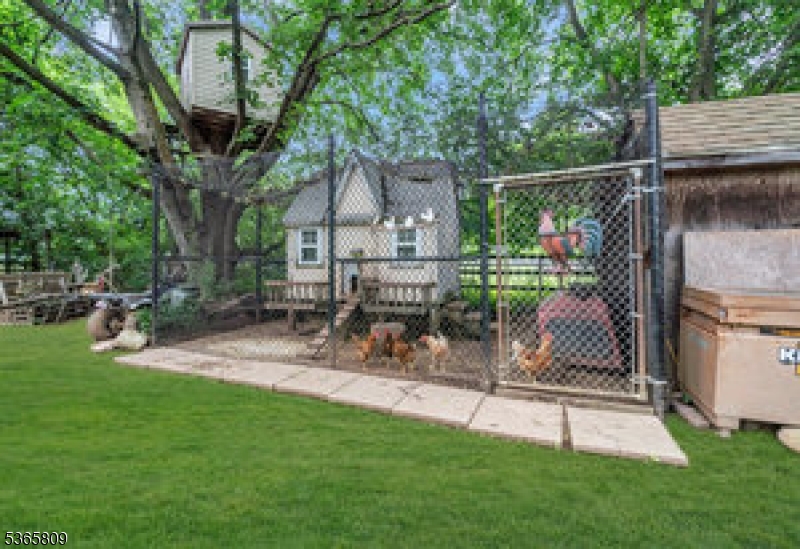 9 Mueller Lane Washington, NJ 07882 - Photo 40 of 45 a view of a patio in front of house