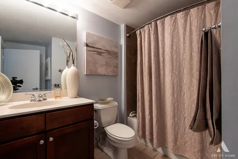 $279,900 | 1070 West 15th Street, Unit 312, Chicago, IL 60608