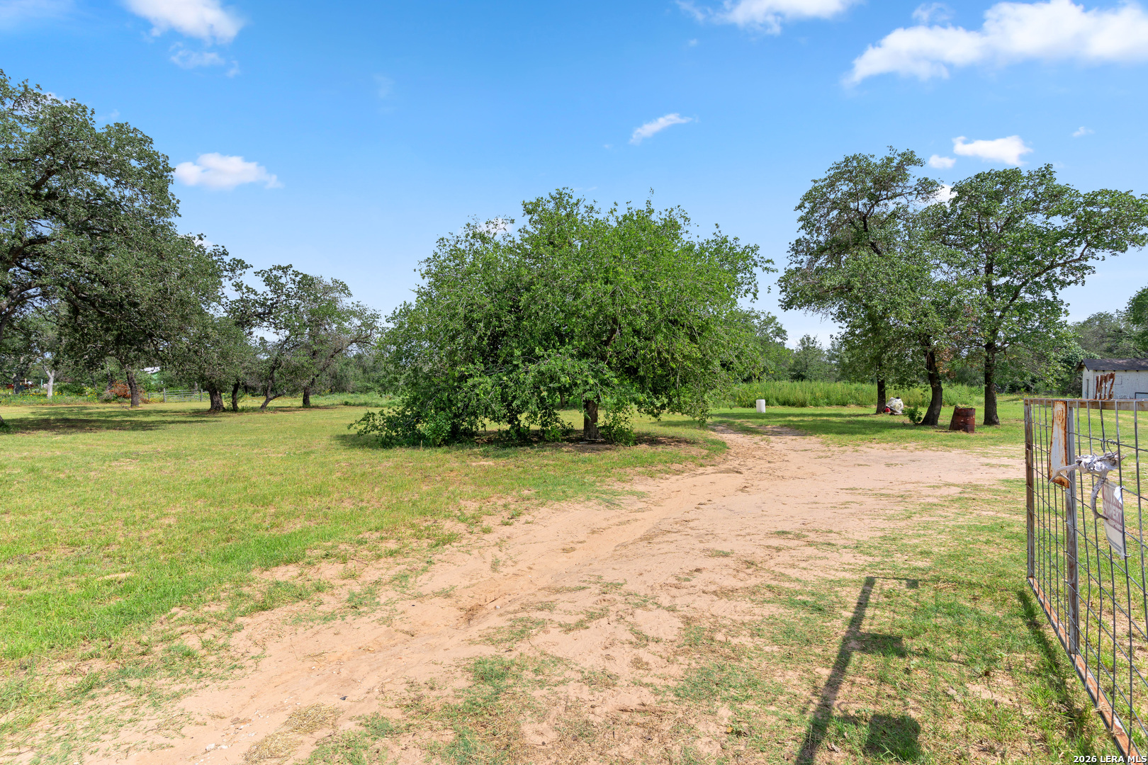 650 Patton Road Somerset, TX 78069 - Photo 4 of 27
