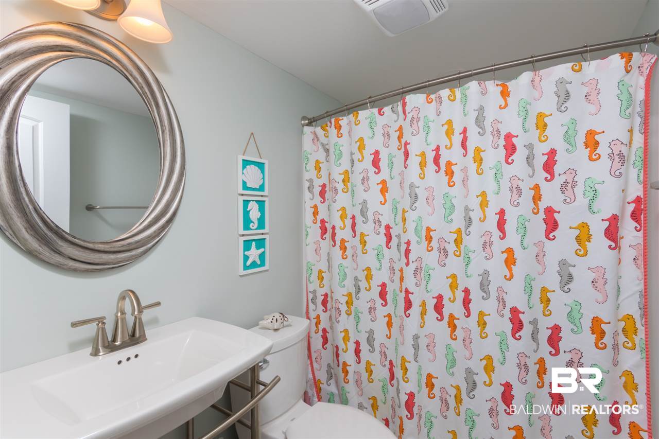 375 Plantation Road, Unit 5411 Gulf Shores, AL 36542 - Photo 18 of 29 Guest Bath