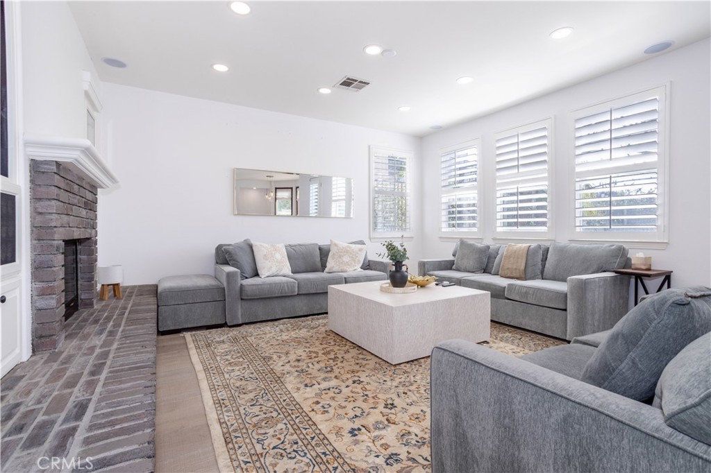 5474 Sunlight Street Simi Valley, CA 93063 - Photo 14 of 39