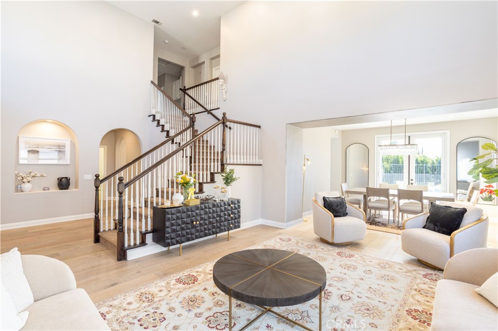 5474 Sunlight Street Simi Valley, CA 93063 - Photo 3 of 39