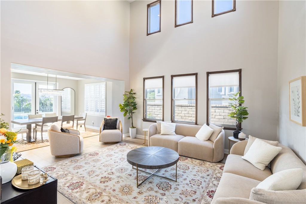 5474 Sunlight Street Simi Valley, CA 93063 - Photo 4 of 39