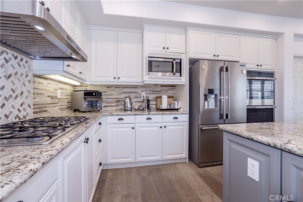 5474 Sunlight Street Simi Valley, CA 93063 - Photo 9 of 39