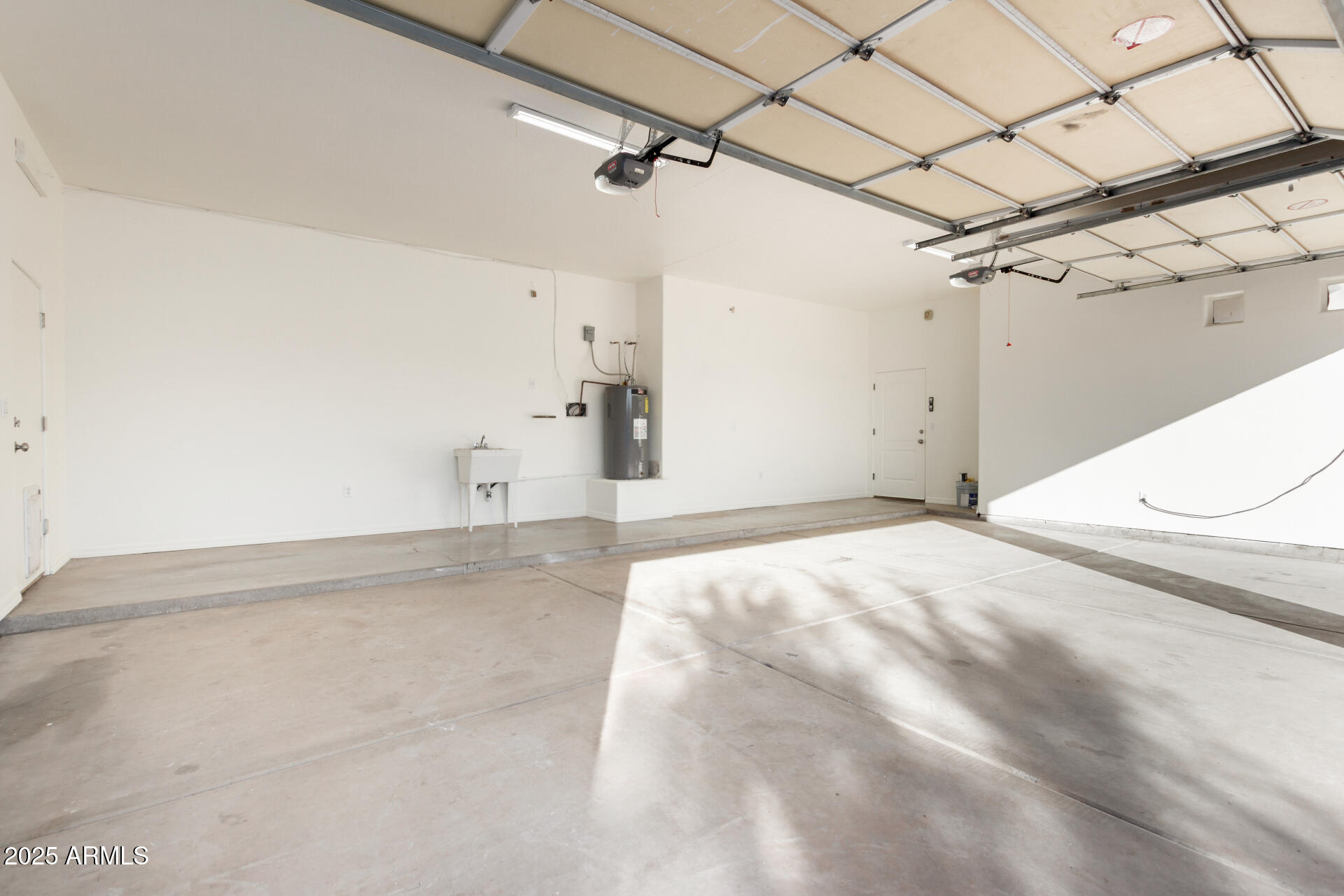 1540 East Circle Mountain Road New River, AZ 85087 - Photo 49 of 65 Attached Garage