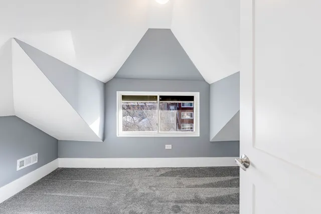 $339,000 | 2038 East 73rd Street, Chicago, IL 60649