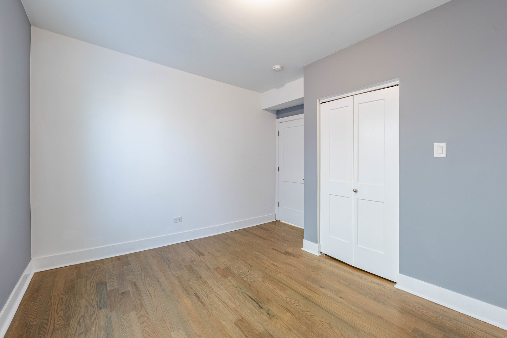 2038 East 73rd Street Chicago, IL 60649 - Photo 21 of 28 a view of an empty room