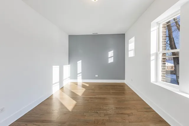 $339,000 | 2038 East 73rd Street, Chicago, IL 60649