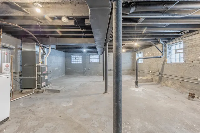 $339,000 | 2038 East 73rd Street, Chicago, IL 60649