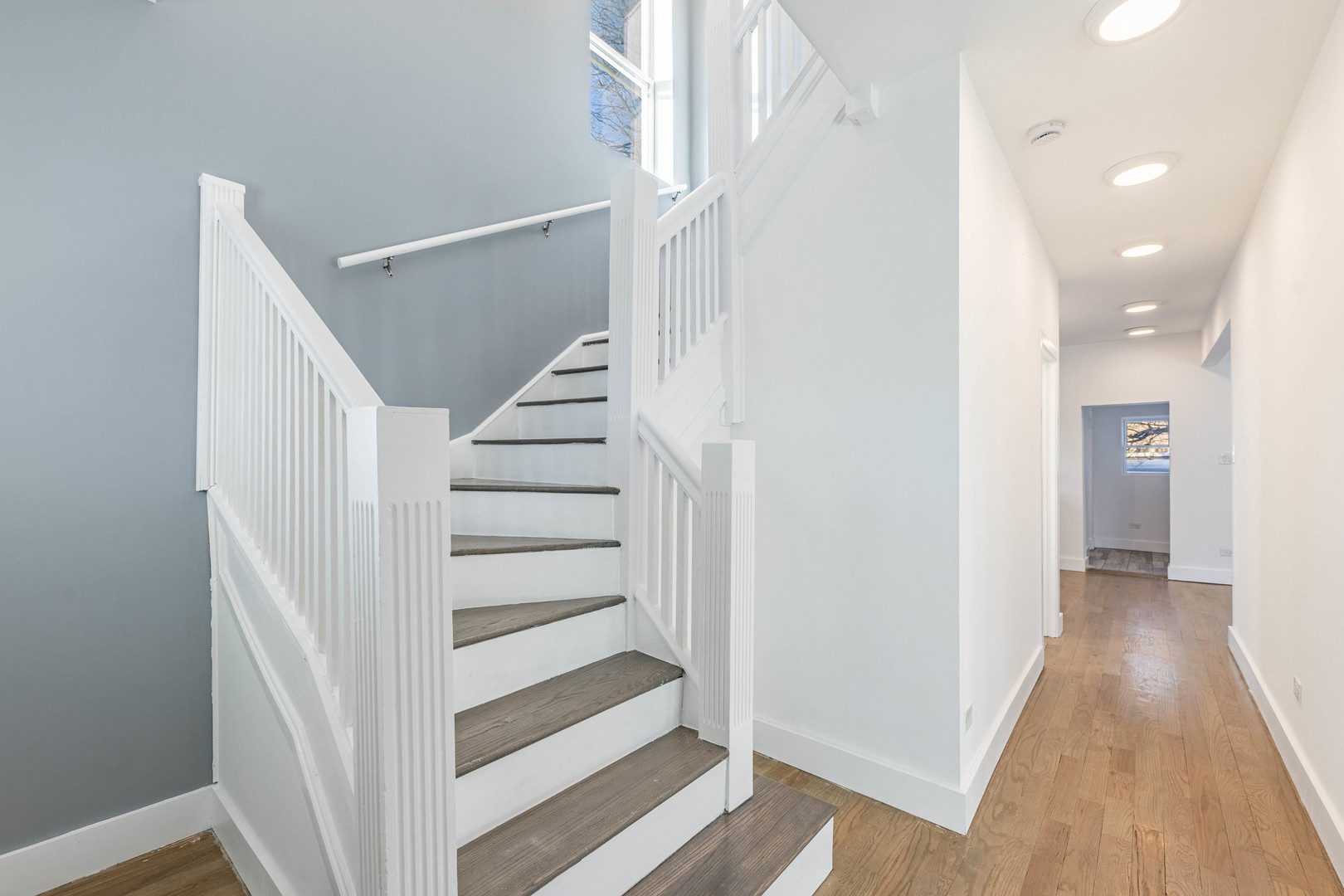 2038 East 73rd Street Chicago, IL 60649 - Photo 3 of 28 a view of entryway with wooden floor