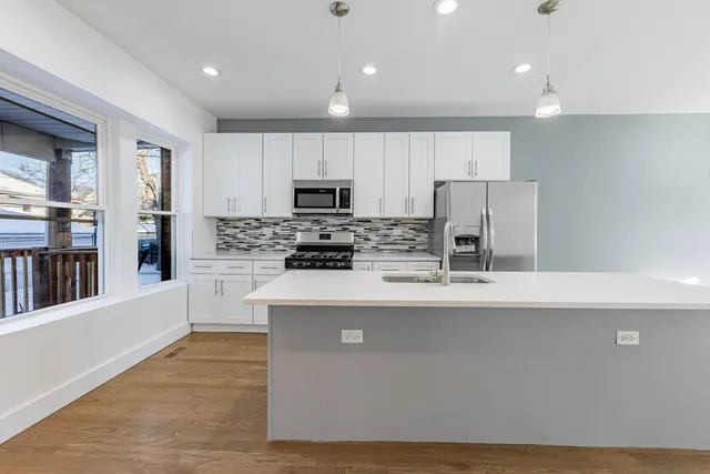 $339,000 | 2038 East 73rd Street, Chicago, IL 60649