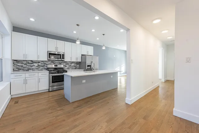 $339,000 | 2038 East 73rd Street, Chicago, IL 60649