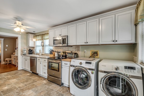 35 Rosalind Road Weymouth, MA 02191 - Photo 13 of 22 Gallery Image 13