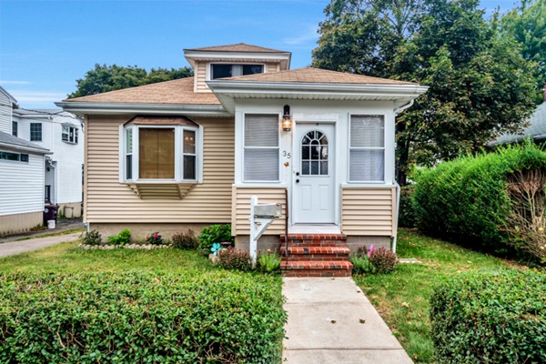35 Rosalind Road Weymouth, MA 02191 - Photo 2 of 22 Gallery Image 2