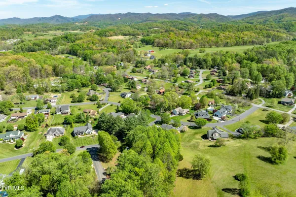 $875,000 | 101 Knobb Hill Road, Johnson City, TN 37601