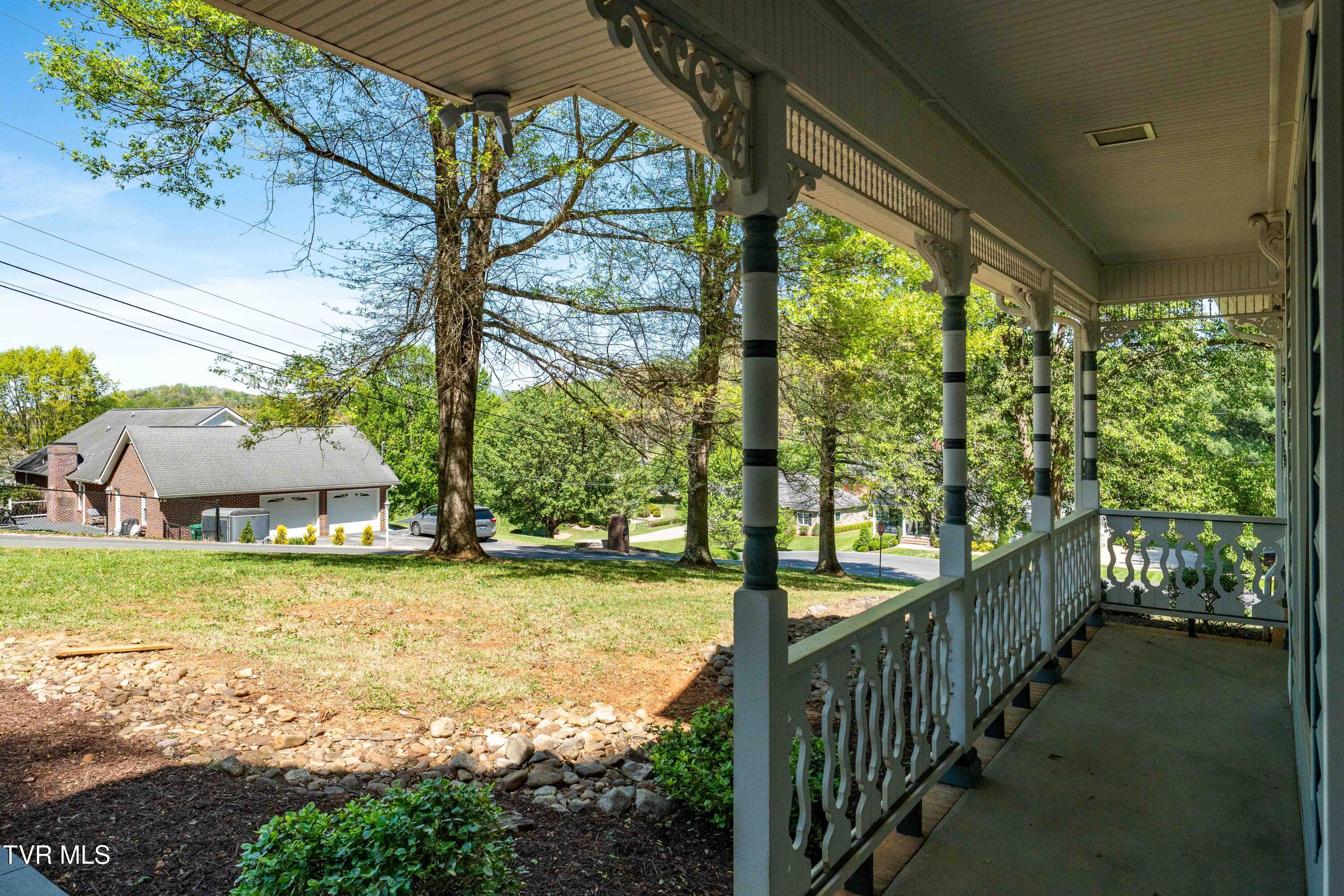 101 Knobb Hill Road Johnson City, TN 37601 - Photo 11 of 114 101 Knobb Hill Rd (43 of 118)