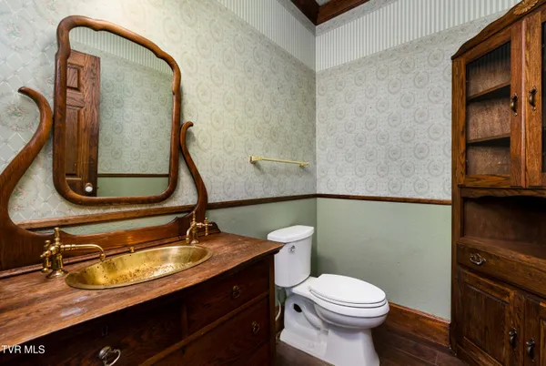 $875,000 | 101 Knobb Hill Road, Johnson City, TN 37601