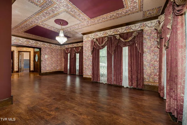 $875,000 | 101 Knobb Hill Road, Johnson City, TN 37601