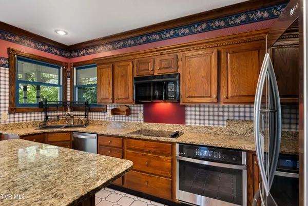 $875,000 | 101 Knobb Hill Road, Johnson City, TN 37601