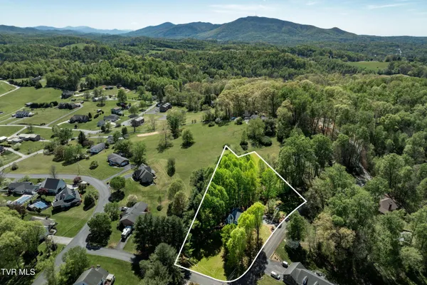 $875,000 | 101 Knobb Hill Road, Johnson City, TN 37601