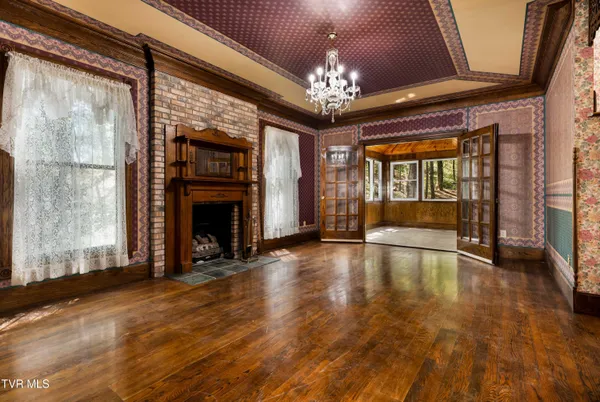 $875,000 | 101 Knobb Hill Road, Johnson City, TN 37601