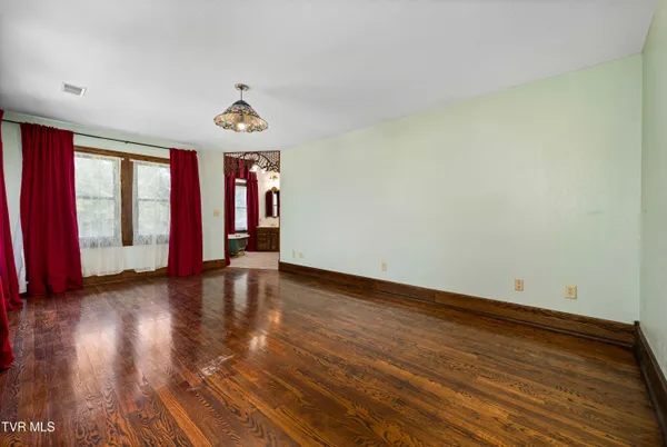 $875,000 | 101 Knobb Hill Road, Johnson City, TN 37601