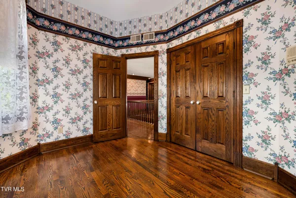 $875,000 | 101 Knobb Hill Road, Johnson City, TN 37601