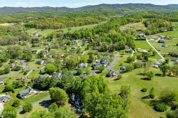 $875,000 | 101 Knobb Hill Road, Johnson City, TN 37601