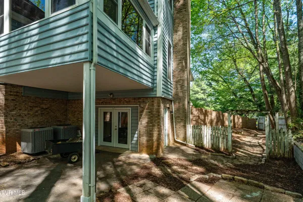 $875,000 | 101 Knobb Hill Road, Johnson City, TN 37601