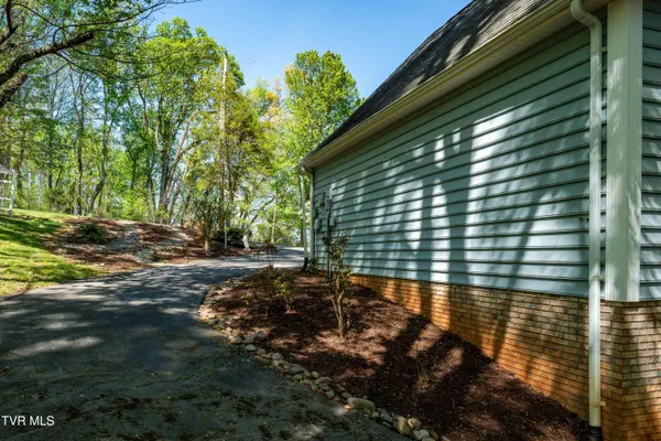 $875,000 | 101 Knobb Hill Road, Johnson City, TN 37601