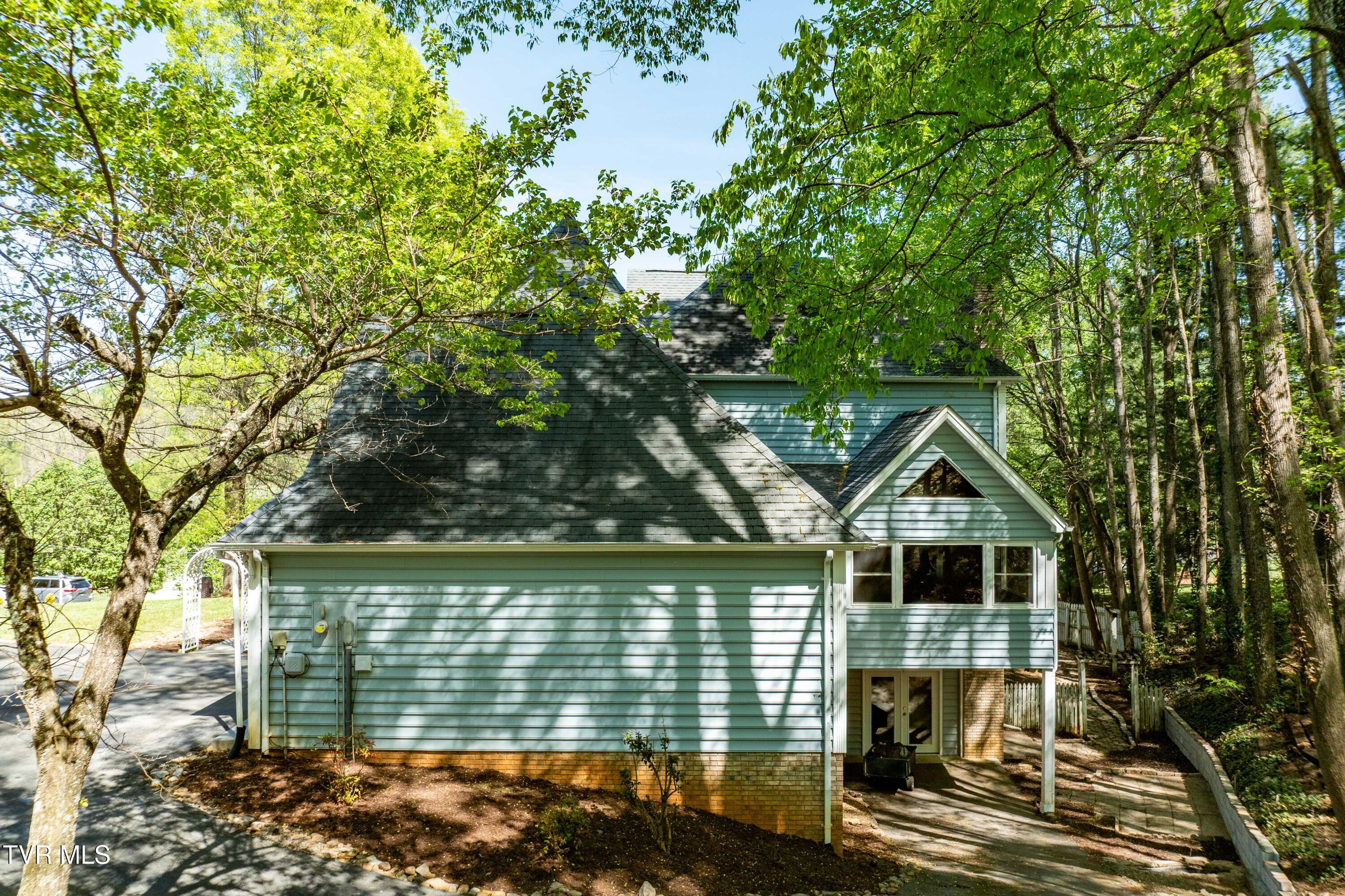 101 Knobb Hill Road Johnson City, TN 37601 - Photo 88 of 114 101 Knobb Hill Rd (31 of 118)