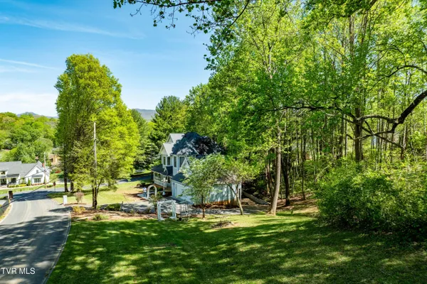 $875,000 | 101 Knobb Hill Road, Johnson City, TN 37601