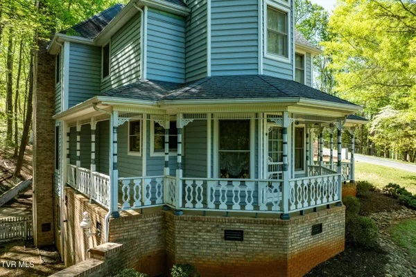 $875,000 | 101 Knobb Hill Road, Johnson City, TN 37601
