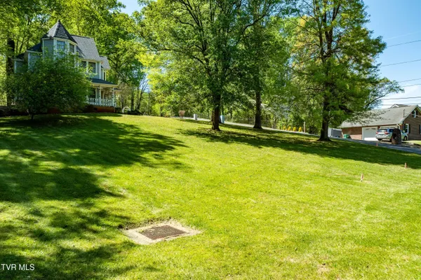 $875,000 | 101 Knobb Hill Road, Johnson City, TN 37601