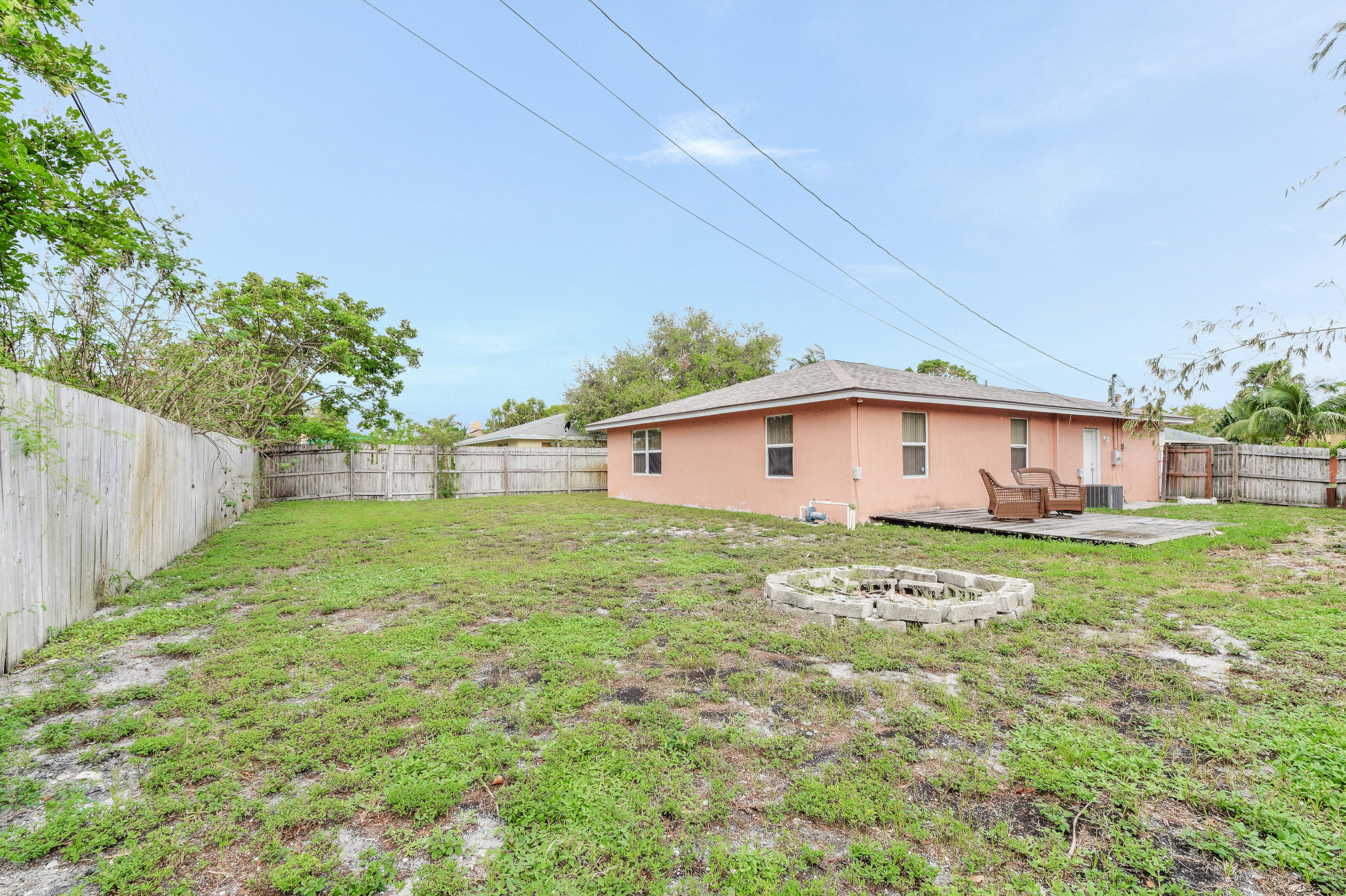 718 Franklin Road West Palm Beach, FL 33405 - Photo 16 of 17 718FranklinRoad_30