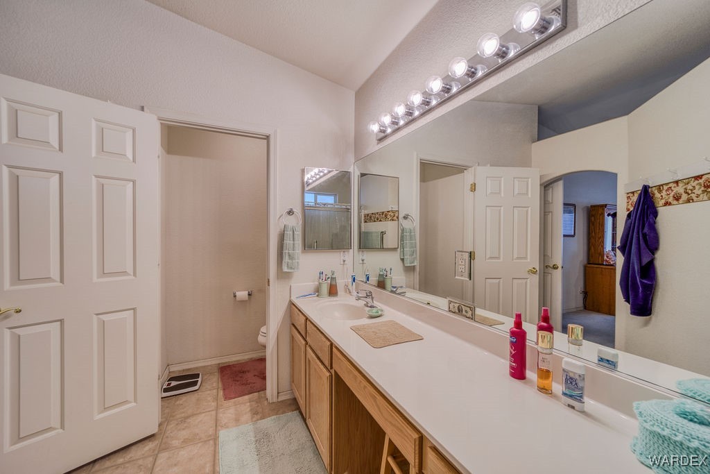 789 Pegasus Ranch Road Bullhead City, AZ 86429 - Photo 24 of 67 Master Bathroom